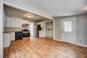 Building Photo - 622 N 30th St