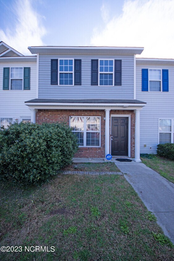 402 Timberlake Trail, Jacksonville, NC 28546 Townhome Rentals in