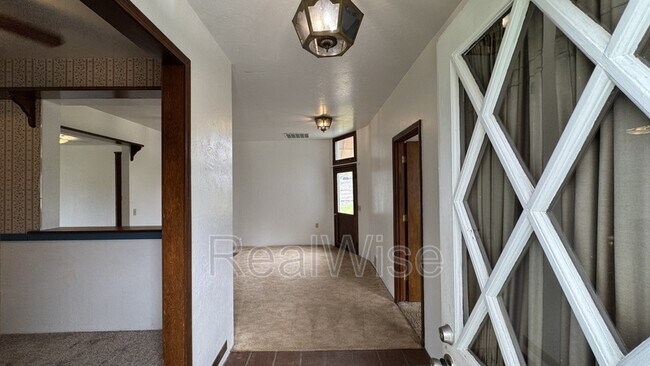 Building Photo - 6201 Highland Ave