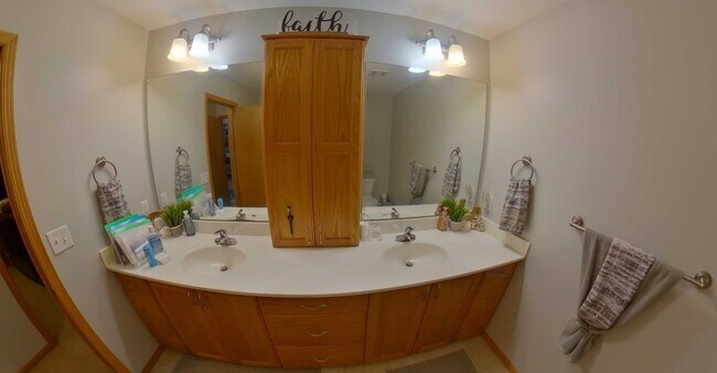 Foto del edificio - 5401 Stone Crest Dr