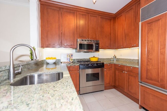 Building Photo - 2 br, 2 bath Condo - 3328 California Street