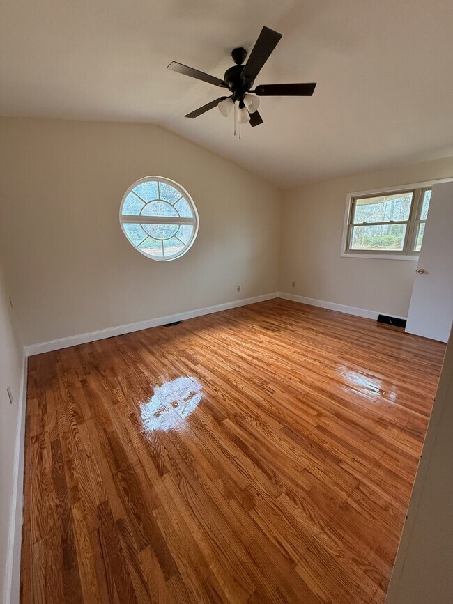 Foto del edificio - 104-1-501 N Main St