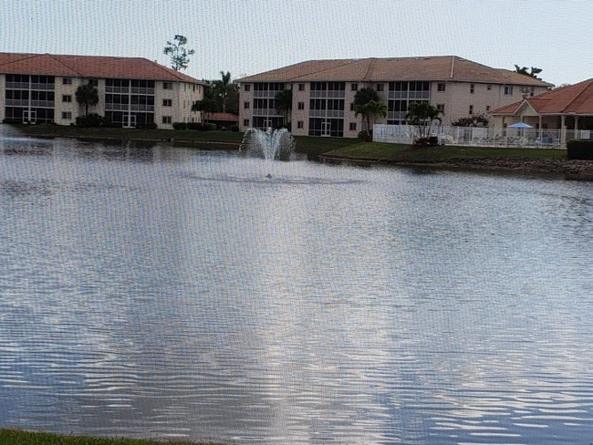 View of Lake and Fountain - 7826 Great Heron Way