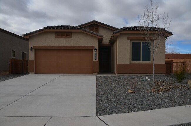 Foto del edificio - 1664 Valle Vista Rd NW