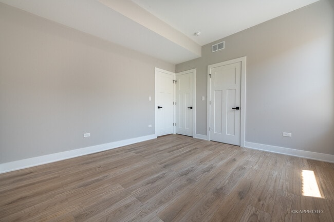 Foto del edificio - 4152 S Prairie Ave