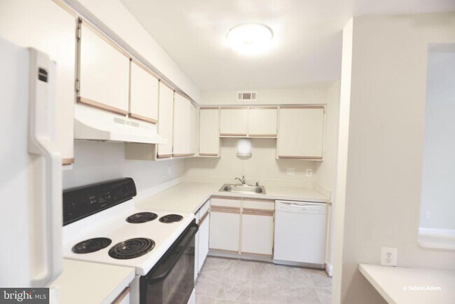 Foto del edificio - 4420 Groombridge Way