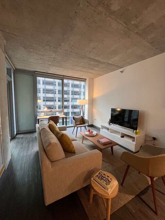 Foto del edificio - 70 W Madison St