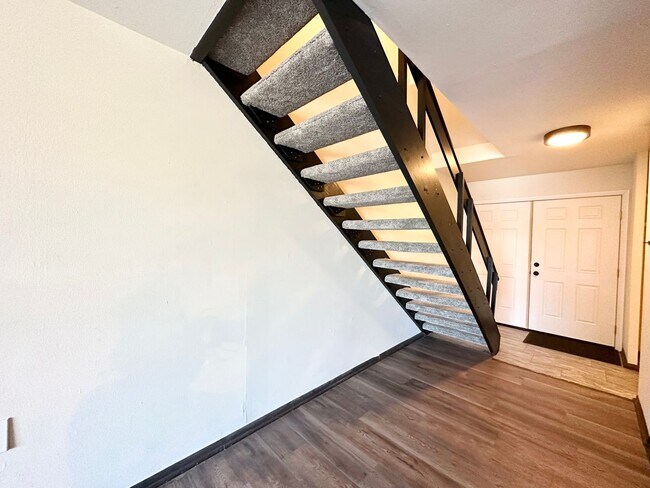 Foto del edificio - Rare rental opportunity conveniently locat...