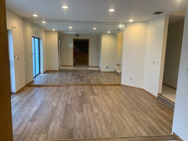 Foto del edificio - 1671 Grange Cir