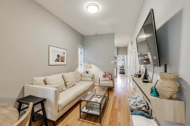 Foto del edificio - 1229 W Wellington Ave