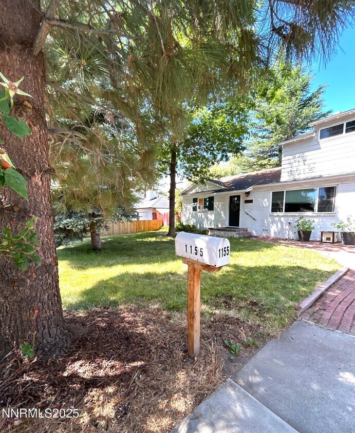 Foto principal - 1155 Washington St