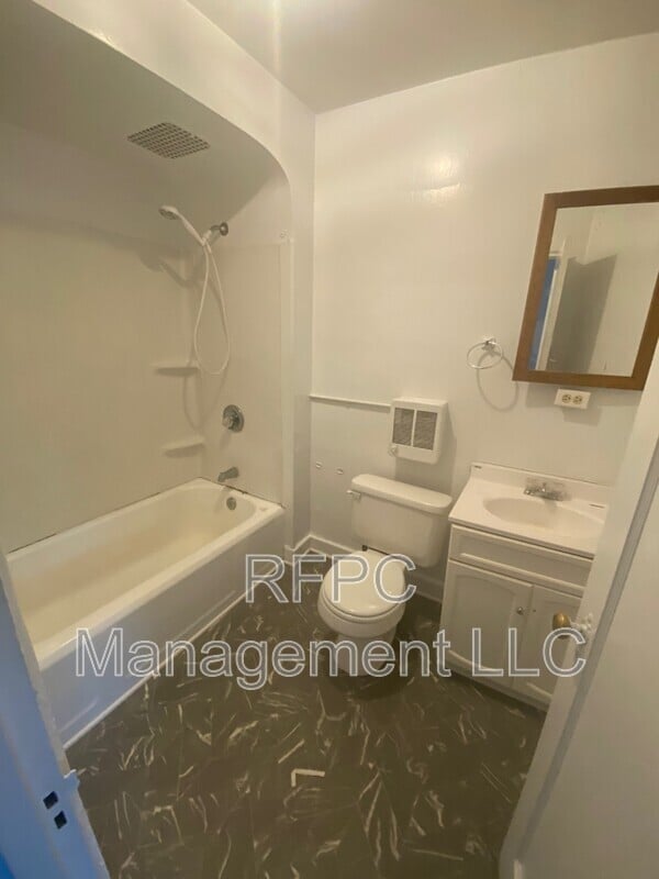 Building Photo - 209 College Ave