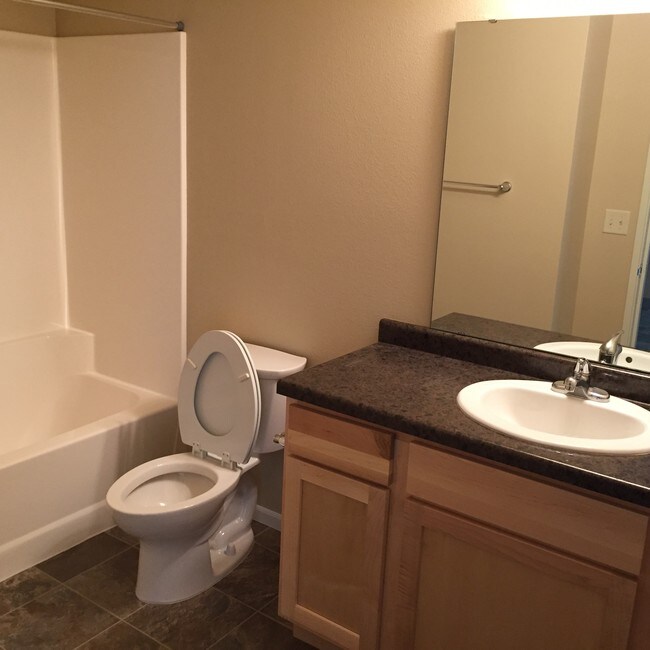 Jefferson Creek 1119 14th St W Dickinson, ND Apartments for Rent in