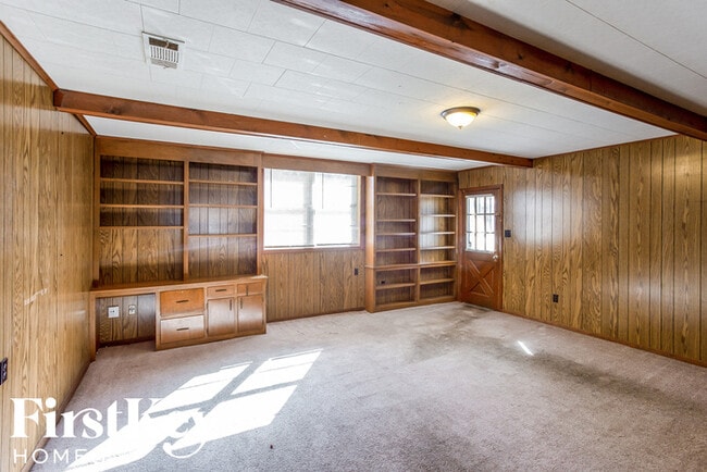 Building Photo - 1324 Eason Ave