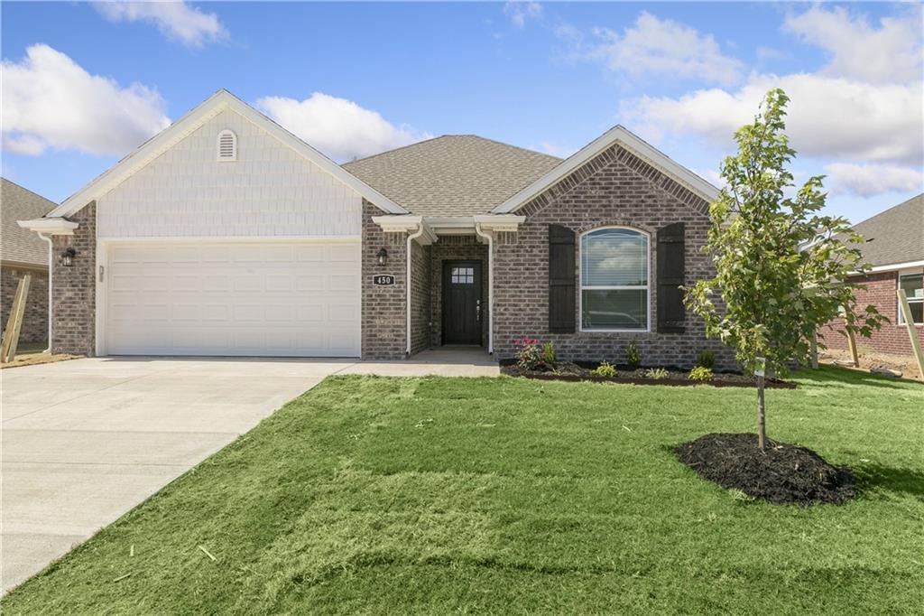 450 Coconut Ln, Centerton, AR 72719 House Rental in Centerton, AR