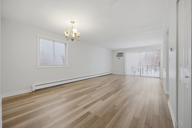 Foto del edificio - 2556 Waterbury Dr