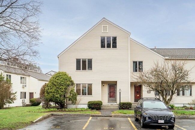 Building Photo - 403 Great Rd