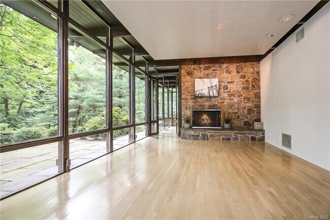 Foto del edificio - 803 Weaver St