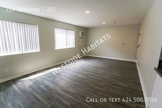 Building Photo - 226 Serrano-205