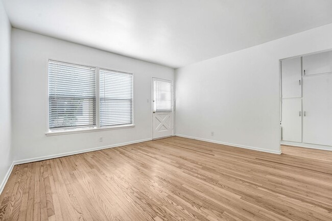 Building Photo - Washington Blvd. Marina Apartments - near Abbot Kinney!