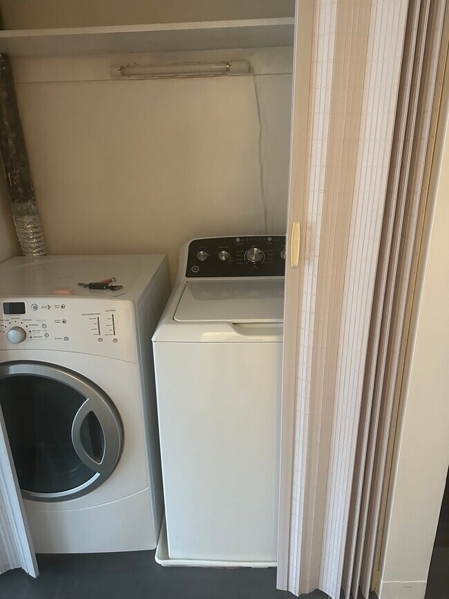 Foto del edificio - 421 Bethlehem Ct