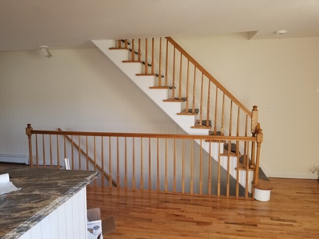 Foto del edificio - 84 Laidlaw Ave