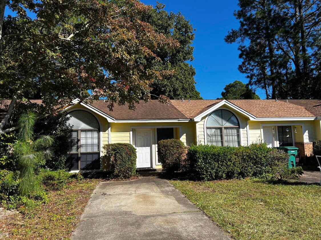 Primary Photo - 1501 Green Acres Blvd