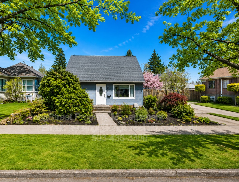 Photo - 2205 N Willamette Blvd