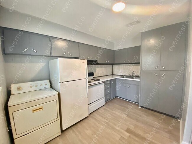Foto del edificio - 2103 Tyler St