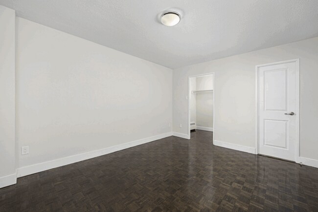 Photo du bâtiment - 2397 FINCH AVE W