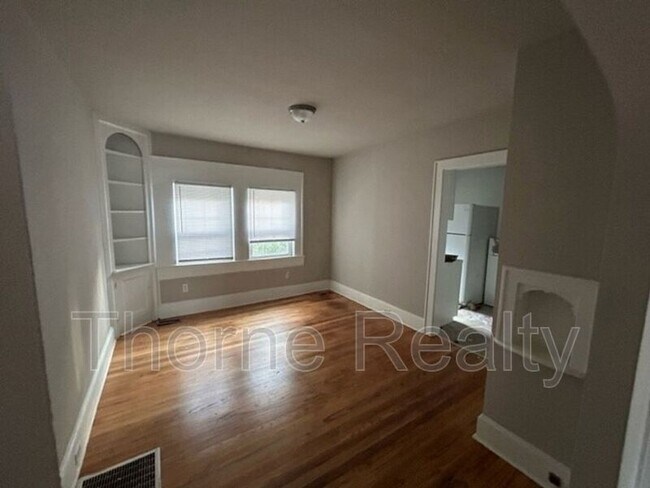 Building Photo - 400 St Patrick St