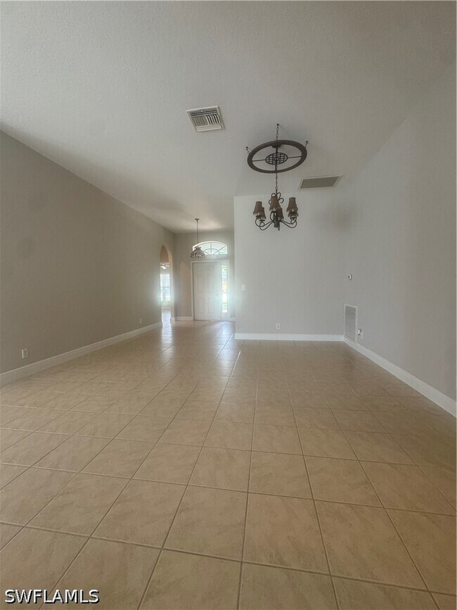 Foto del edificio - 2673 Fishtail Palm Ct
