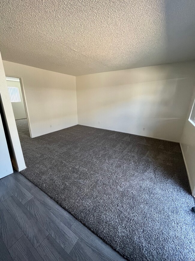 Building Photo - Chandll Apartments