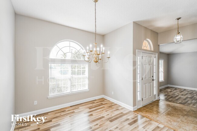 Foto del edificio - 408 Spring Ridge Ct