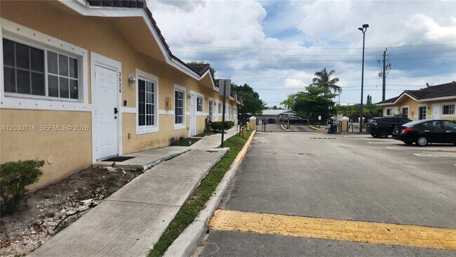 Foto del edificio - 3826 SW 48th Ave