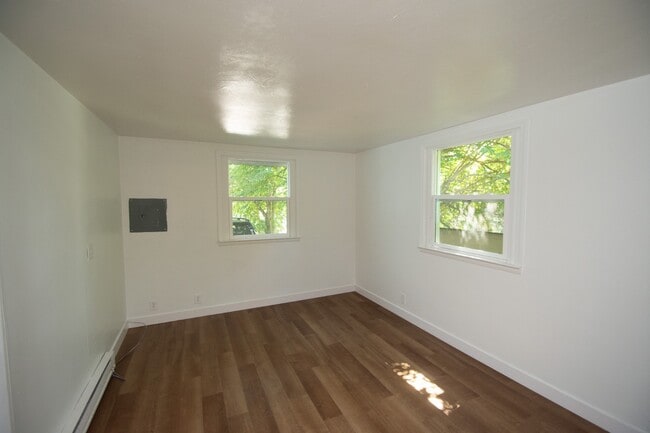 Photo - 421 W Main St Apartment