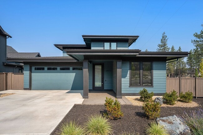 Building Photo - Modern NWX 4 Bed 3 Bath Home with Main-Level Primary Suite