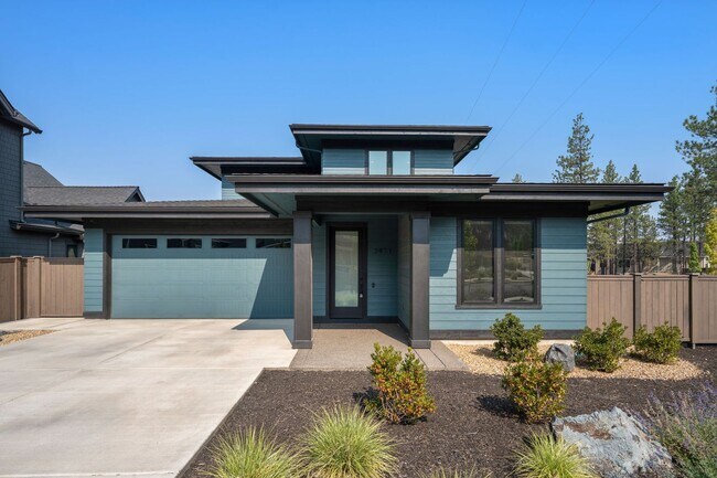 Foto del edificio - Modern NWX 4 Bed 3 Bath Home with Main-Level Primary Suite