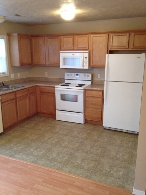 Building Photo - 1013 Deer Trail Ln