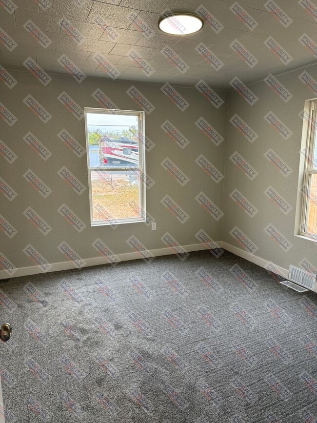 Building Photo - Single Family Home