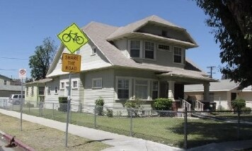 Primary Photo - 1189 W 37th Pl