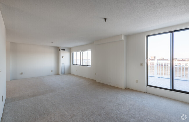 2BR, 2BA - 1,100 SQ FT - Malden Towers