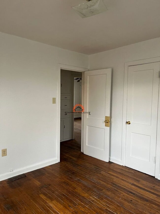 Foto del edificio - All Bills Paid--2 bed 1 bath home