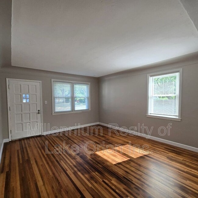 Building Photo - 614 E Tennyson Ave