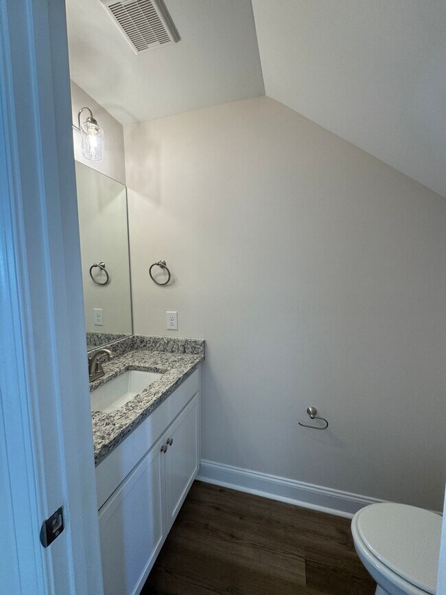 Foto del edificio - Brand New Townhome!