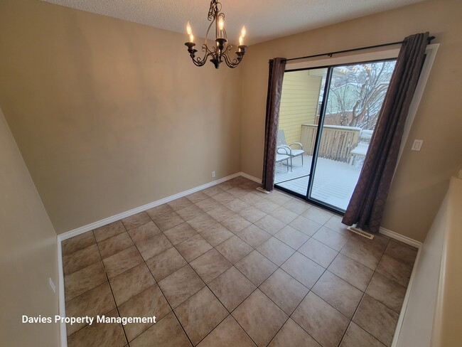 Building Photo - 9323-9173 173 St NW