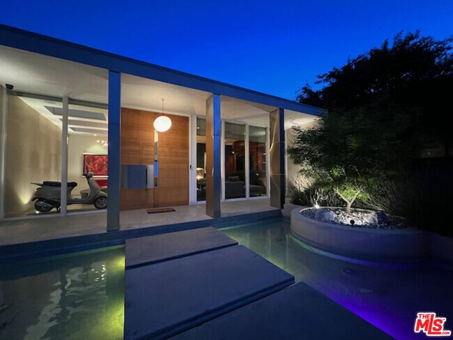 Building Photo - 2641 Lake Hollywood Dr
