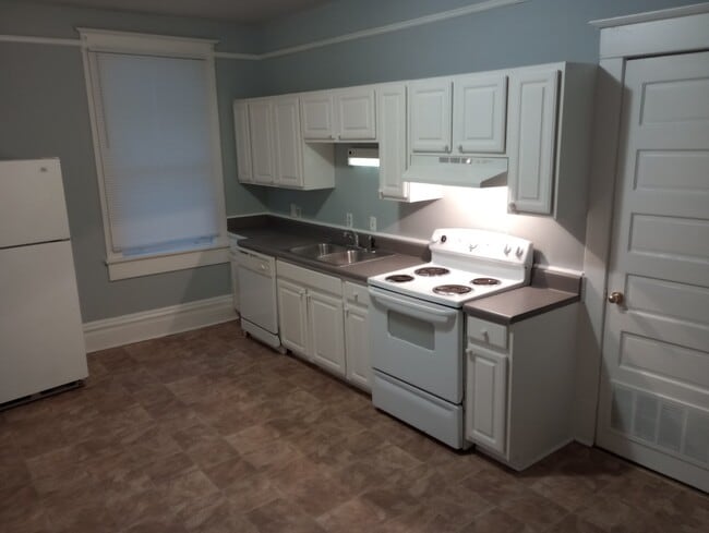 Building Photo - 325 Ellis St