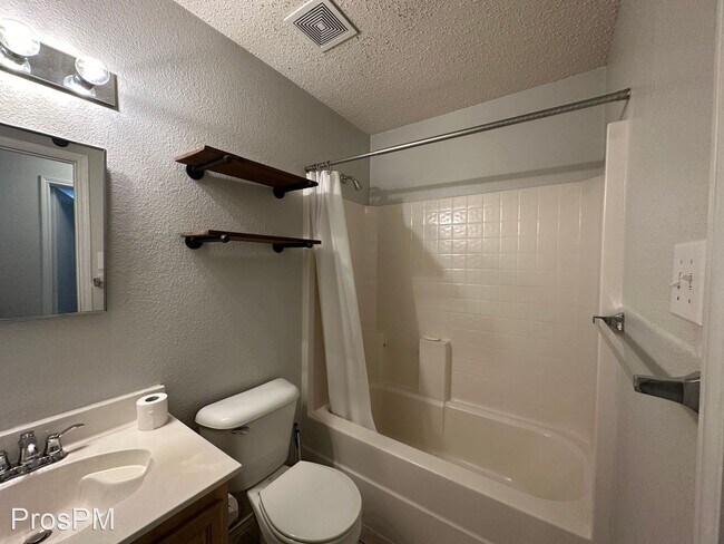 Foto del edificio - 3 br, 2 bath House - 8005 Montecito