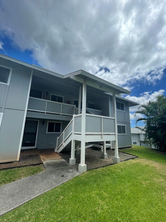 Building Photo - ** 2 BEDROOM 1 BATH WITH PARKING IN WAIAU ...